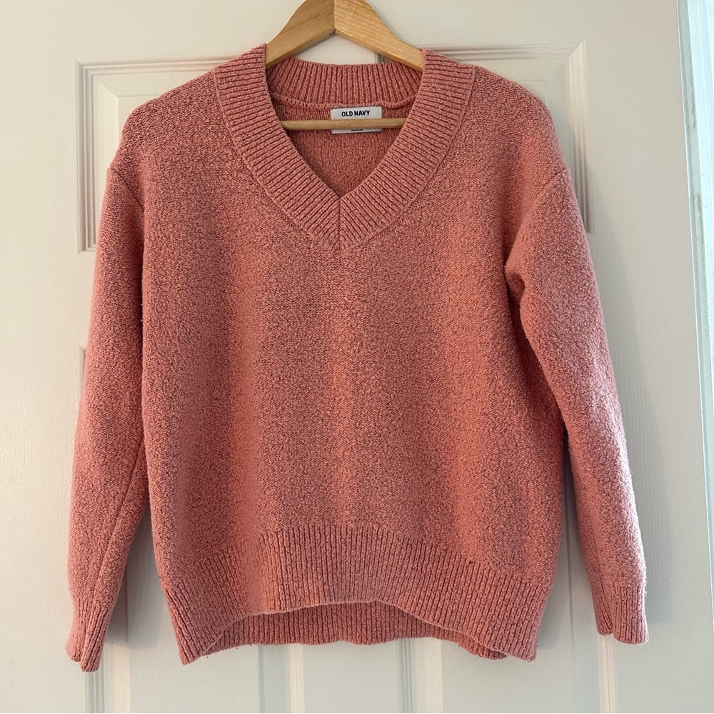 Old Navy Women's V-Neck Sweater in Rose Pink Cozy